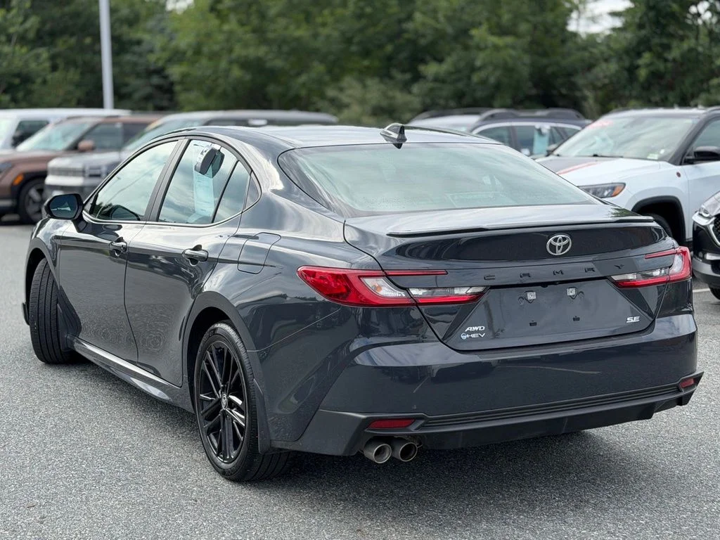 Used 2026  Toyota SE image 3