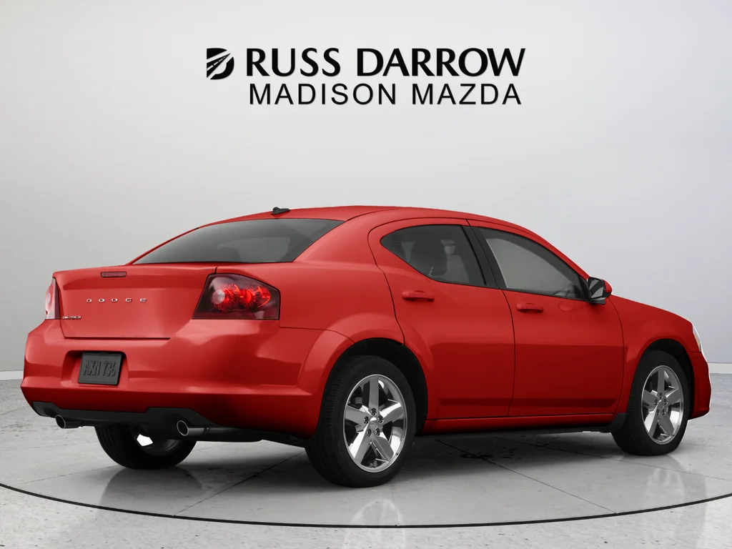 Used 2011 Red Dodge Lux image 3