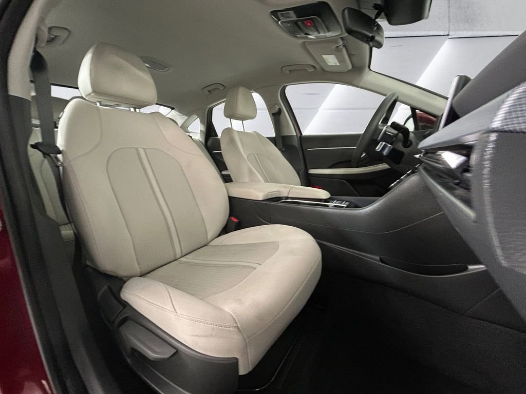Used 2025 Red Hyundai SEL image 14
