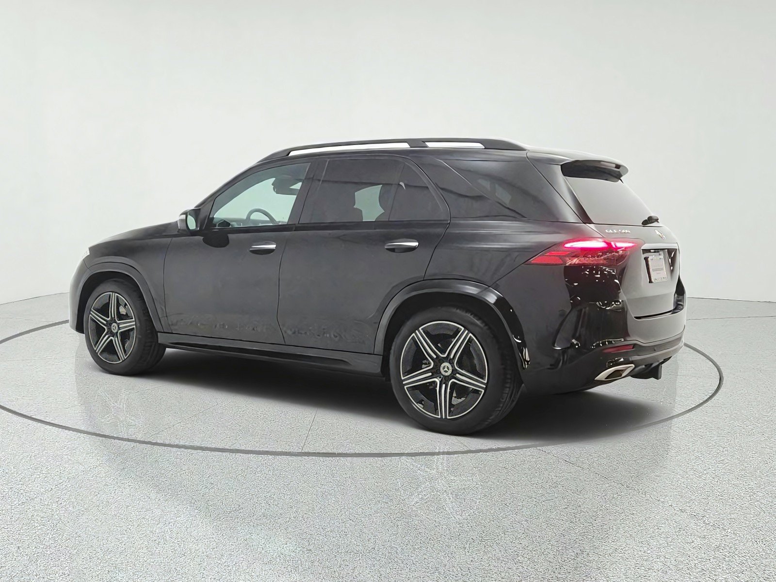 Certified Used 2024 Obsidian Black Metallic Mercedes-Benz GLE 580 4MATIC® SUV image 7