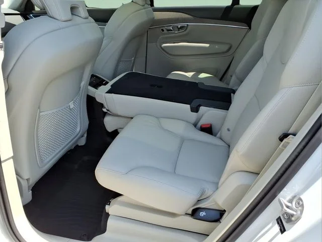 Used 2024 White Volvo T8 Plus Bright Theme 7 Passenger image 17