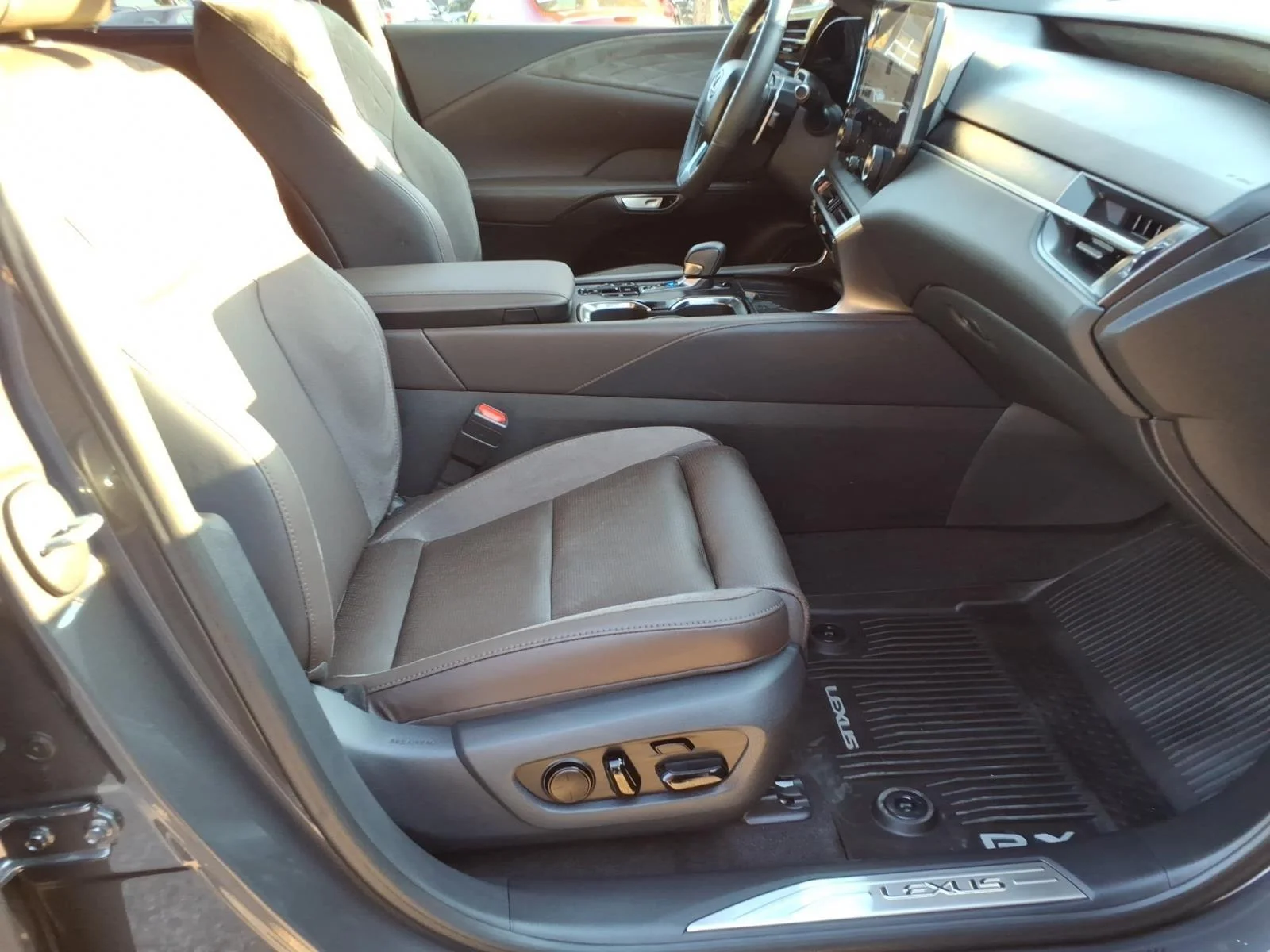 Used 2024 Cloudburst Gray Lexus RX 350h Luxury image 24