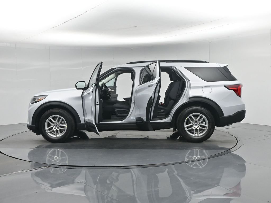 New 2026 Space White Metallic Ford Active image 36