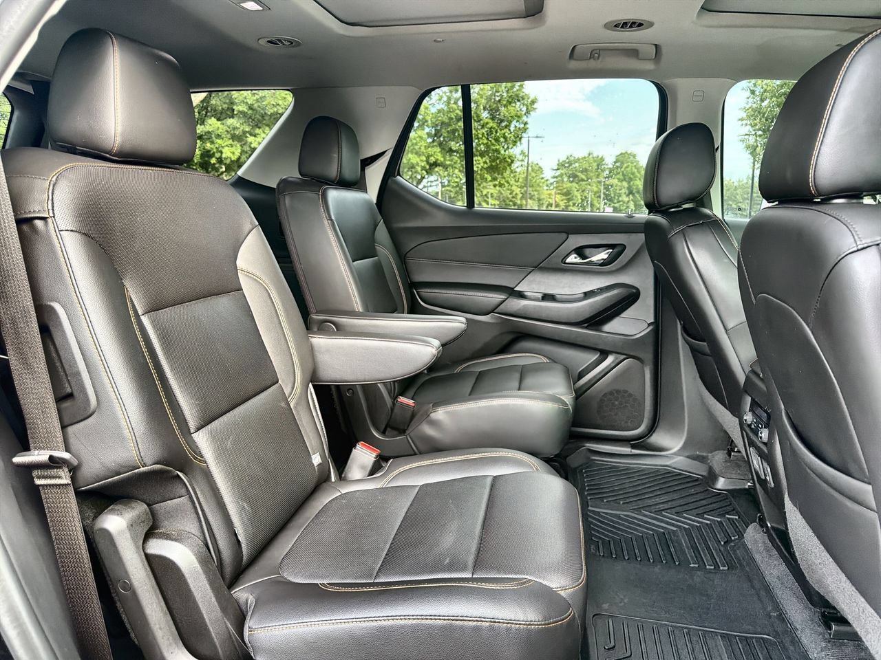 Used 2021 MOSAIC BLACK METALLIC Chevrolet Premier image 22