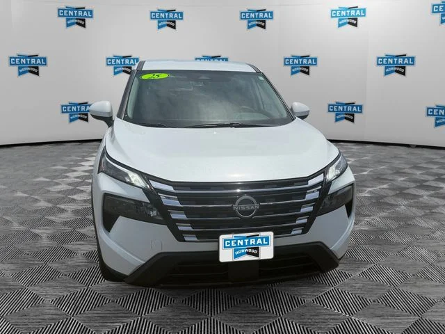 Used 2025 White Nissan SV image 8