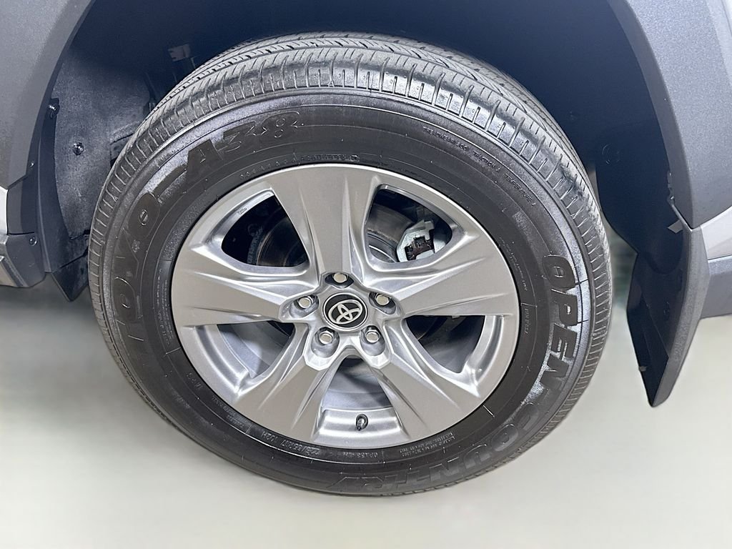 Used 2024 Silver Sky Metallic Toyota XLE image 28