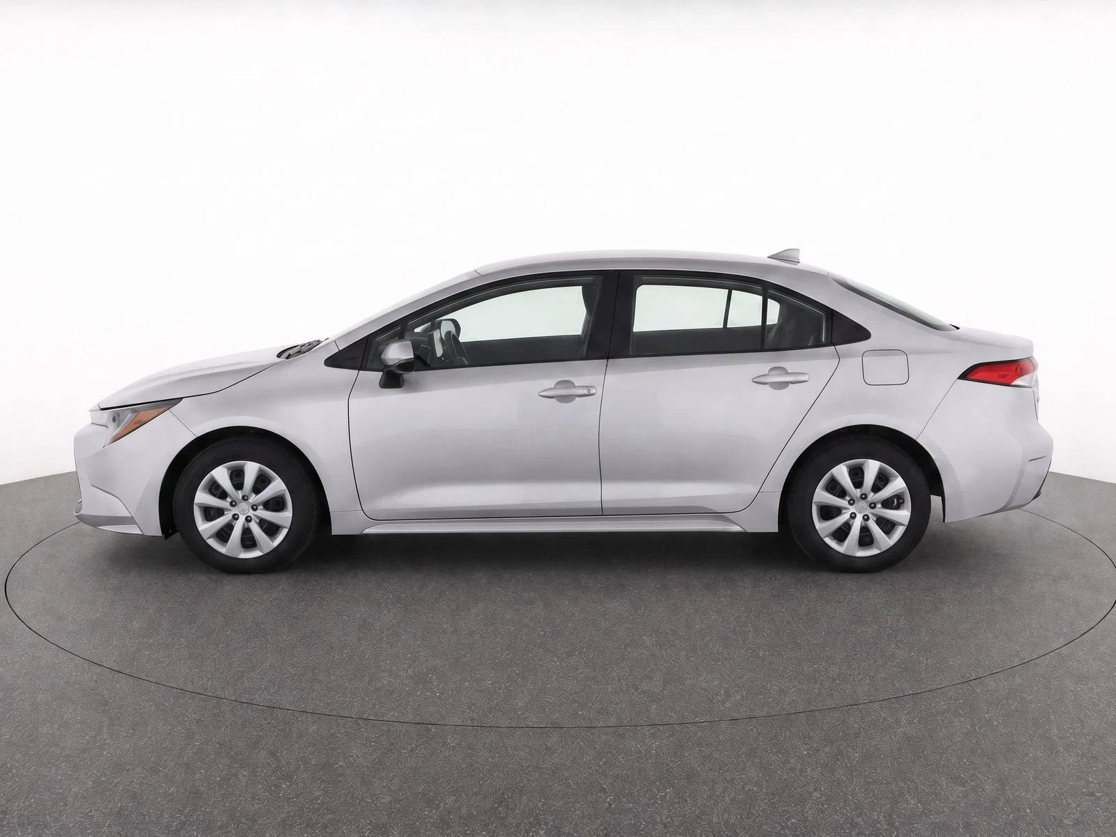Used 2023 Classic Silver Metallic Toyota LE image 4