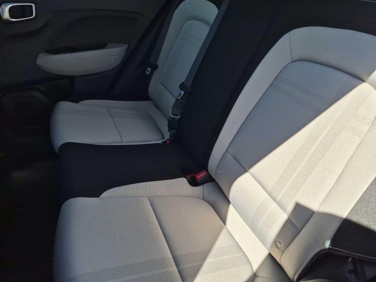 New 2026 Shimmering Silver Hyundai SEL image 18