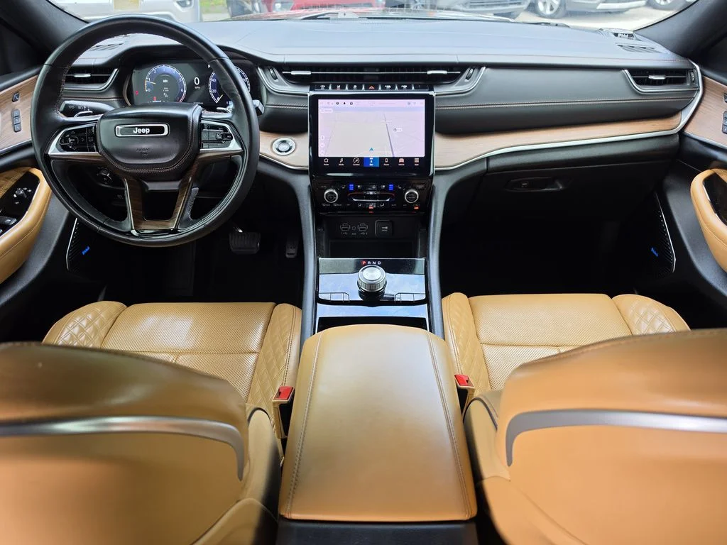 Used 2022 Diamond Black Jeep Summit image 14