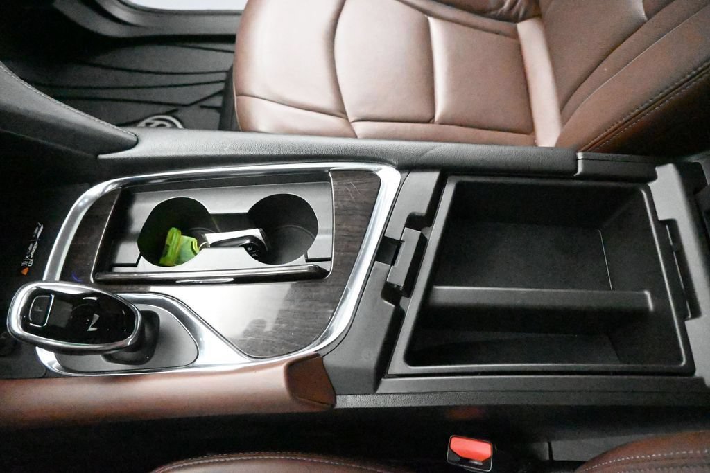 Used 2019 Includes Satin Nickel lower exterior accent color.) Buick Avenir image 13