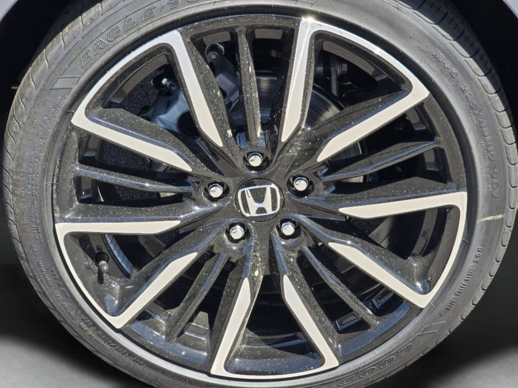 New 2026 Urban Gray Pearl Honda Touring image 11