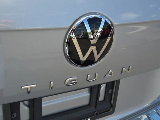 Used 2023 Silver Volkswagen 2.0T S image 5