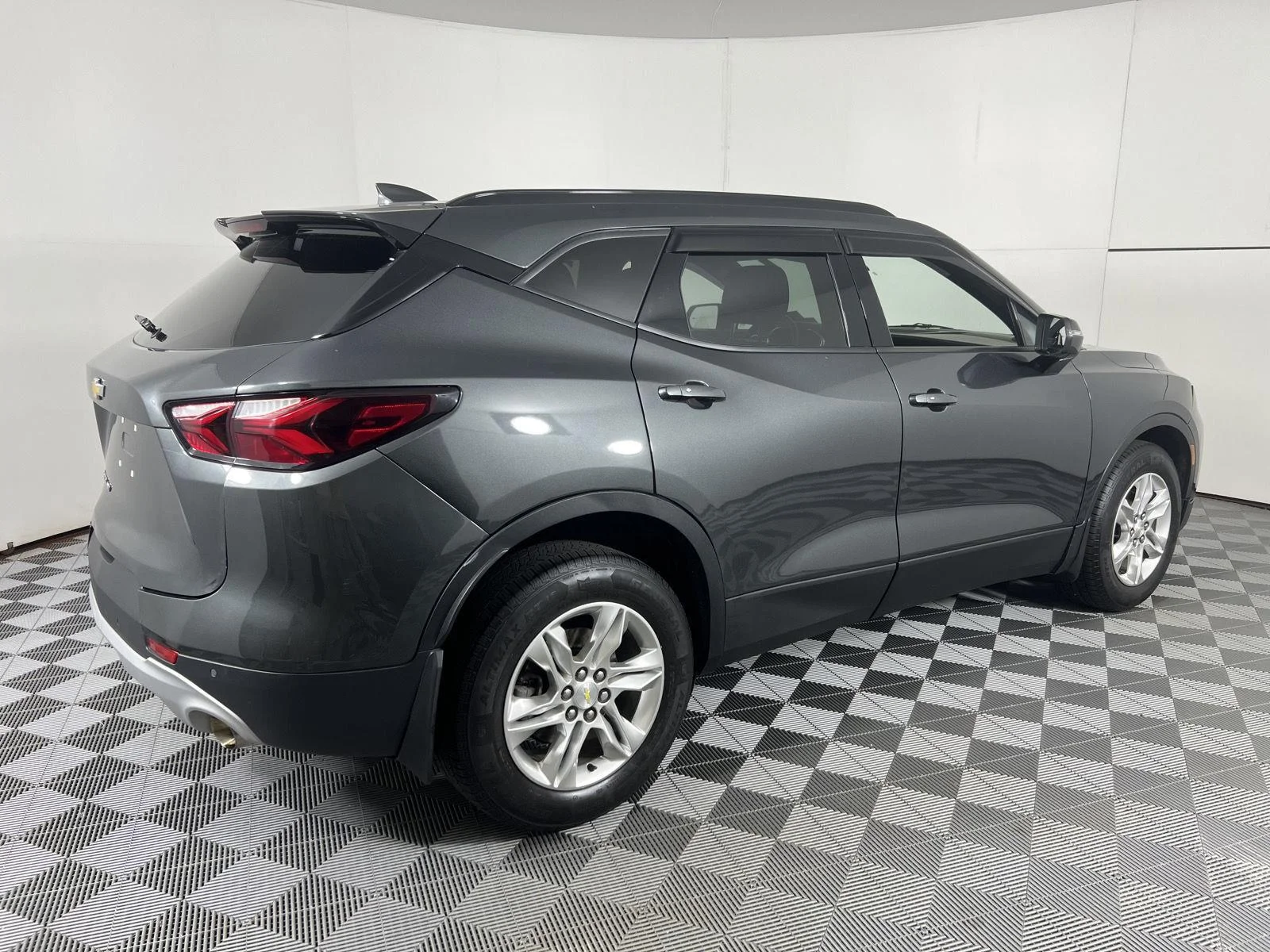 Used 2020 Nightfall Gray Metallic Chevrolet LT image 10