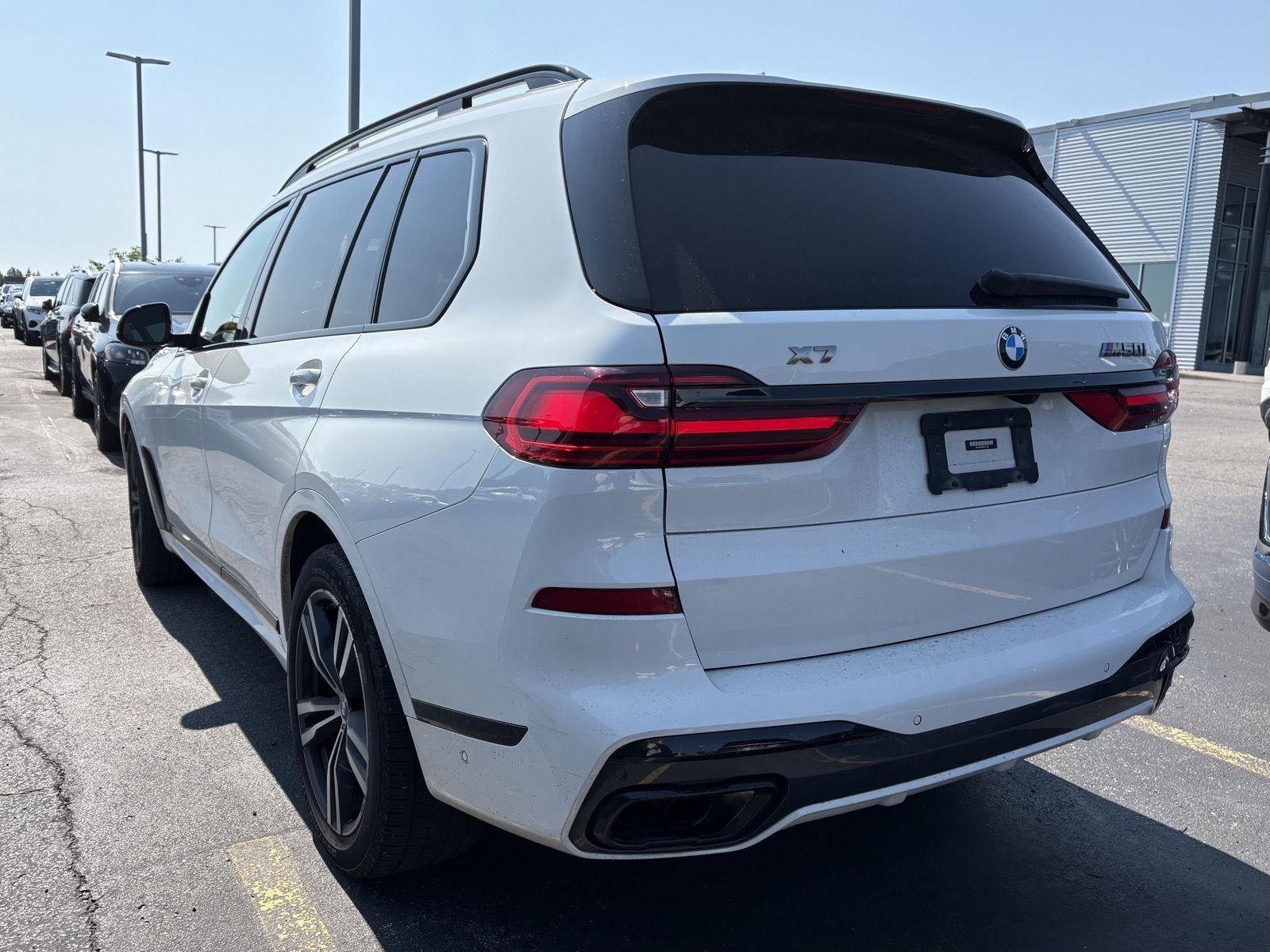 Used 2022 Alpine White BMW M50i image 4