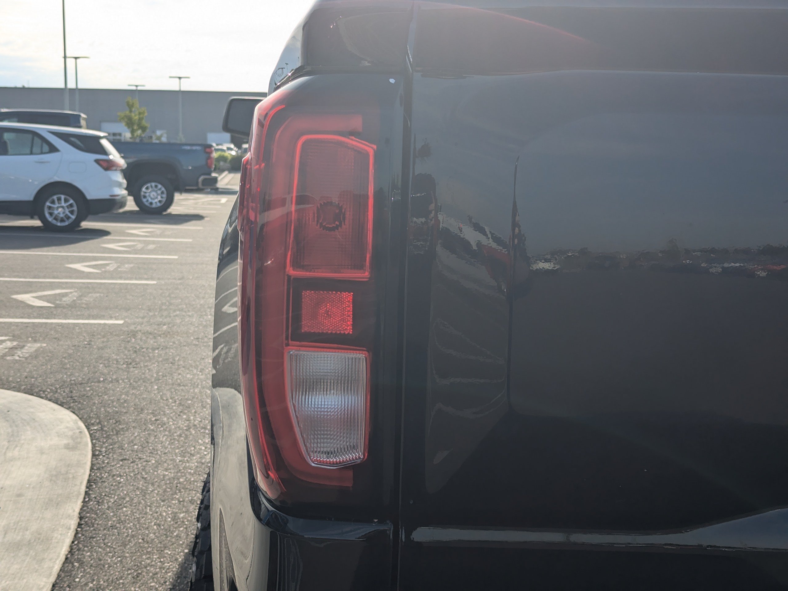 Used 2020 ONYX BLACK GMC Elevation image 43