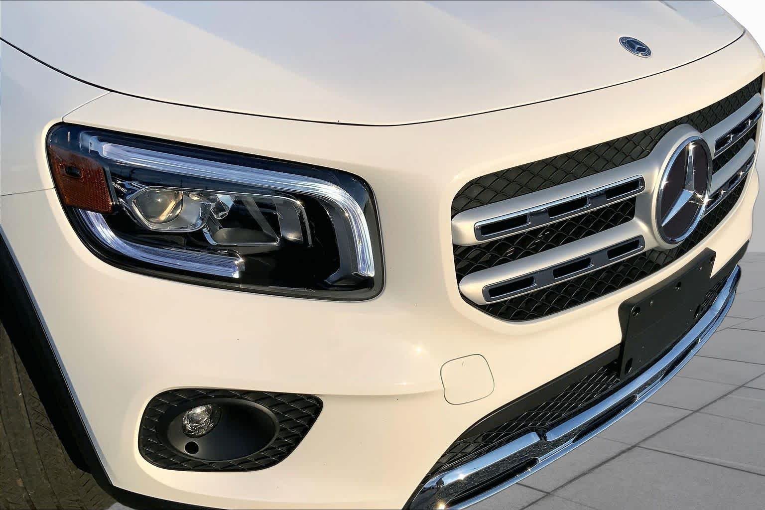 Certified Used 2023 Polar White Mercedes-Benz GLB 250 image 29