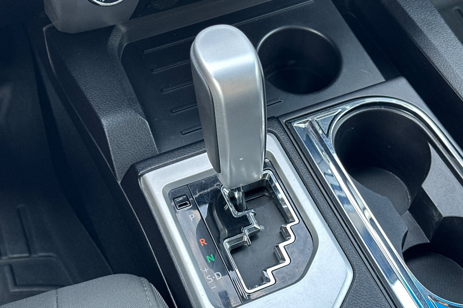 Used 2015 Magnetic Gray Metallic Toyota SR5 image 21