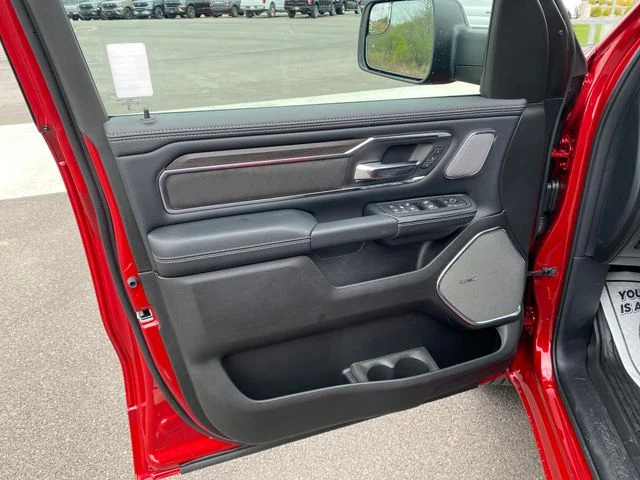 New 2026 Molten Red Pearl-Coat Exterior Paint RAM Laramie image 10