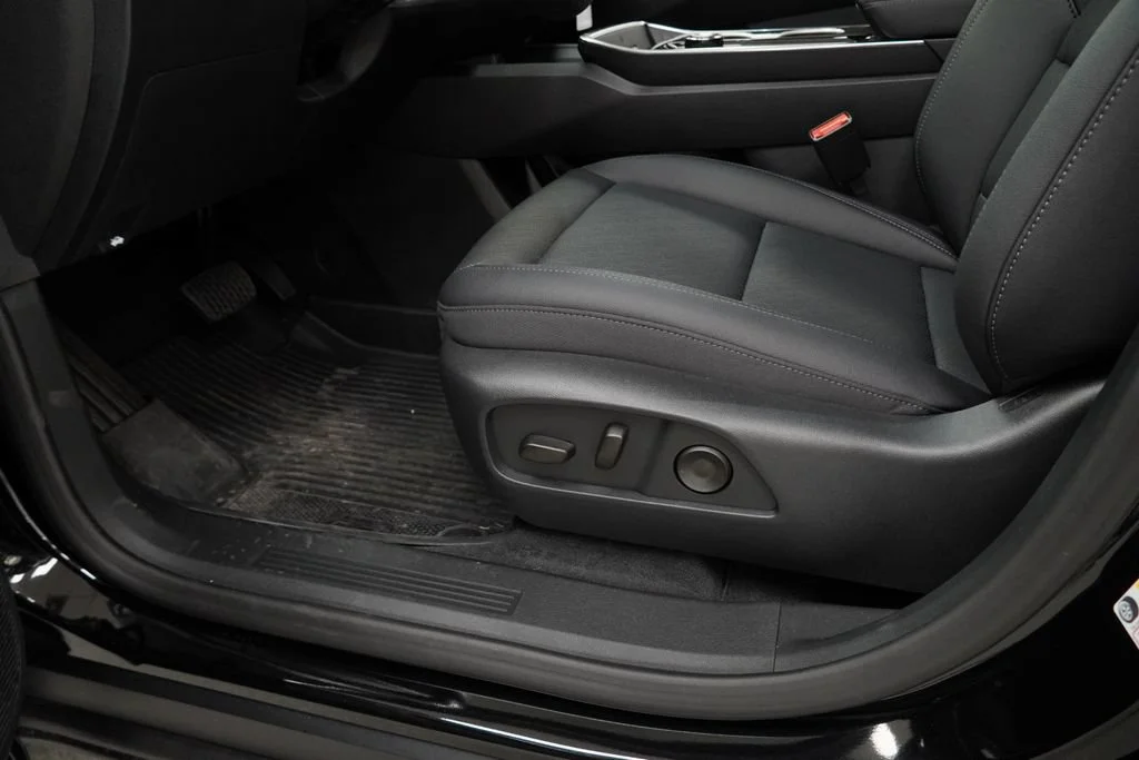 New 2026 Mosaic Black Metallic Chevrolet LT image 21