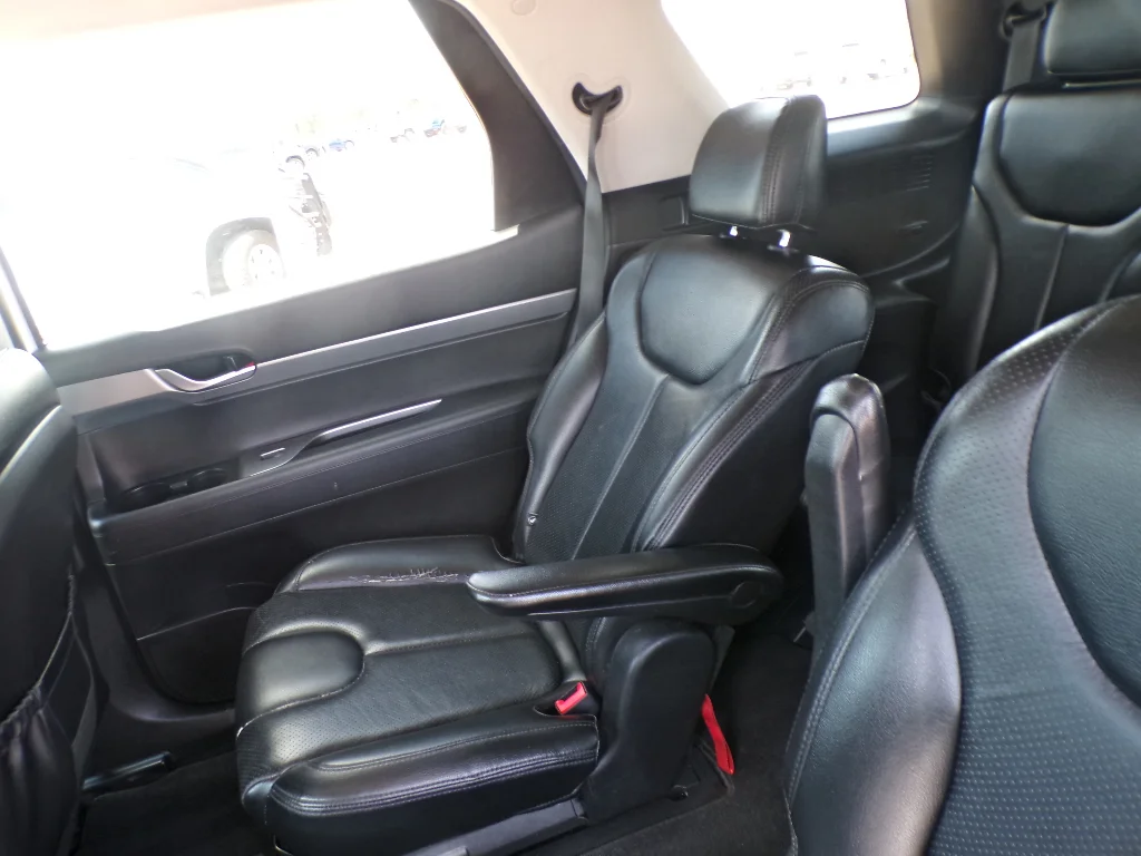 Used 2020 Hyper White Hyundai SEL image 13