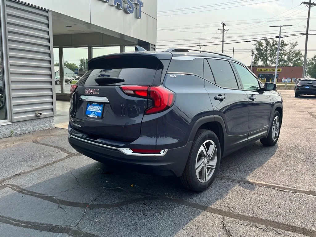 Used 2018 Blue GMC SLT image 4
