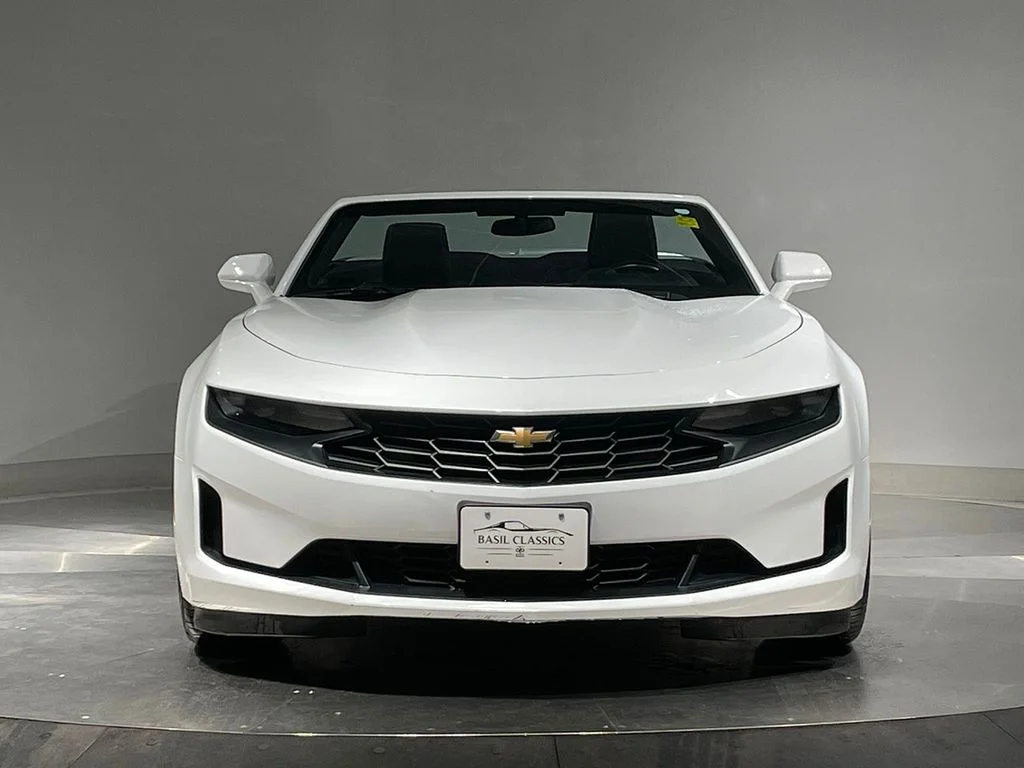 Used 2019 White Chevrolet 1LT image 3