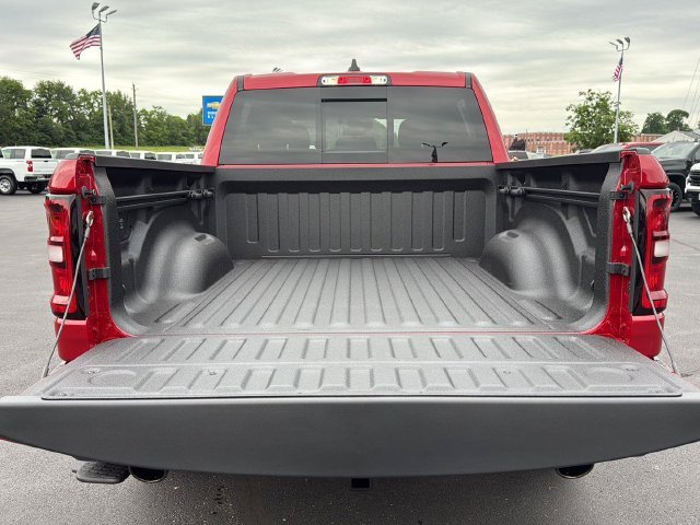 New 2026 Molten Red Pearl-Coat Exterior Paint RAM Big Horn/Lone Star image 13