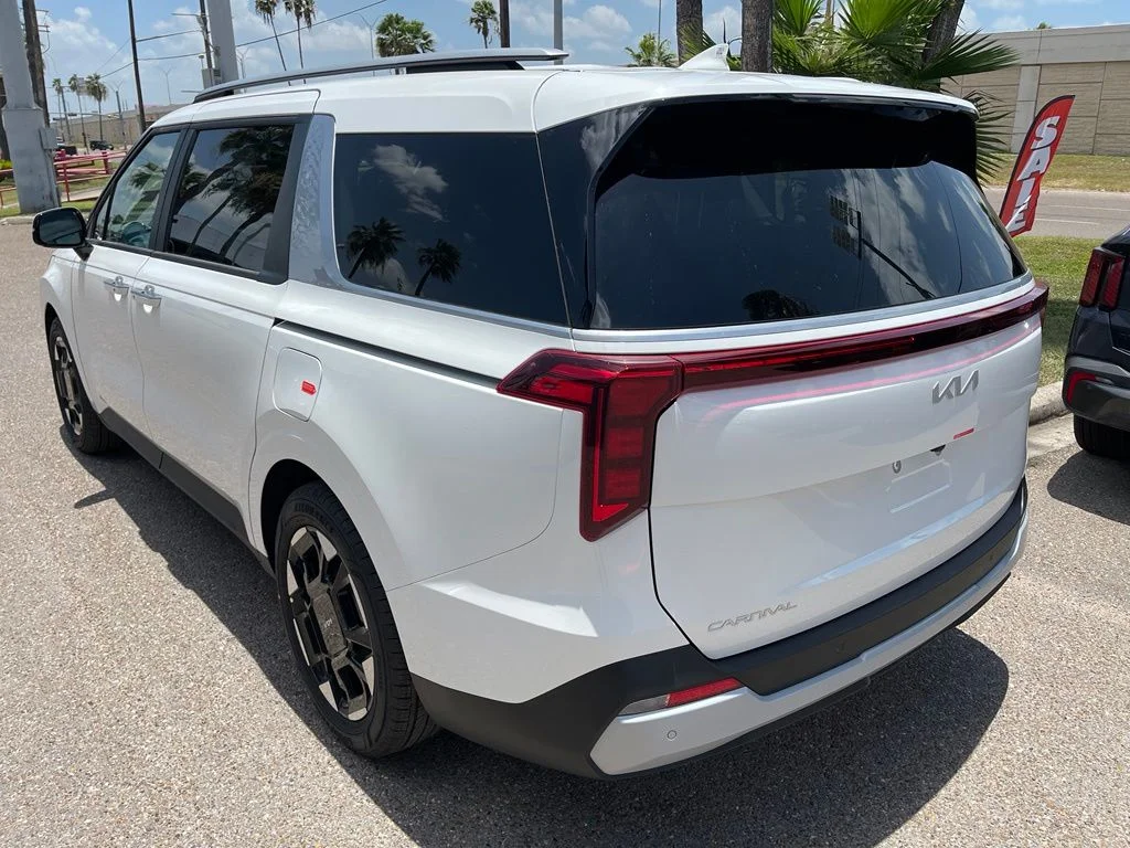 New 2026 White Kia EX image 5