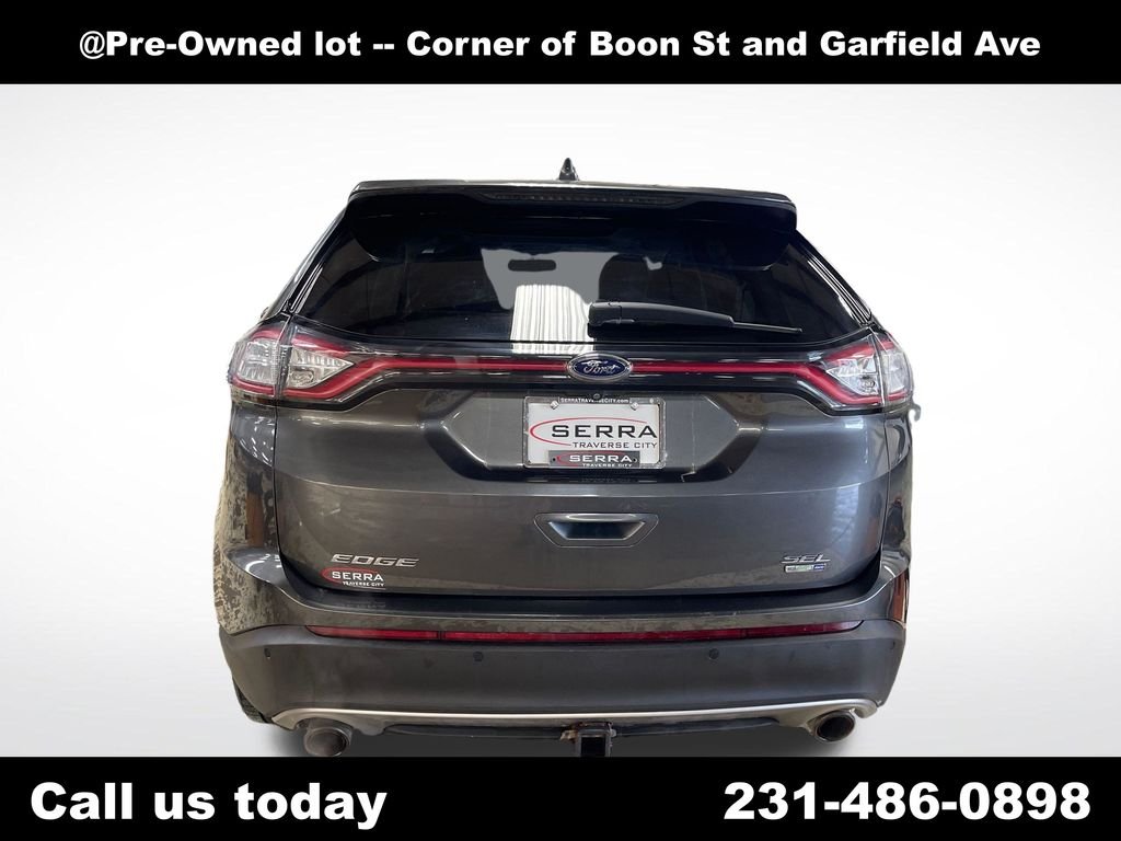Used 2018 Gray Ford SEL image 4