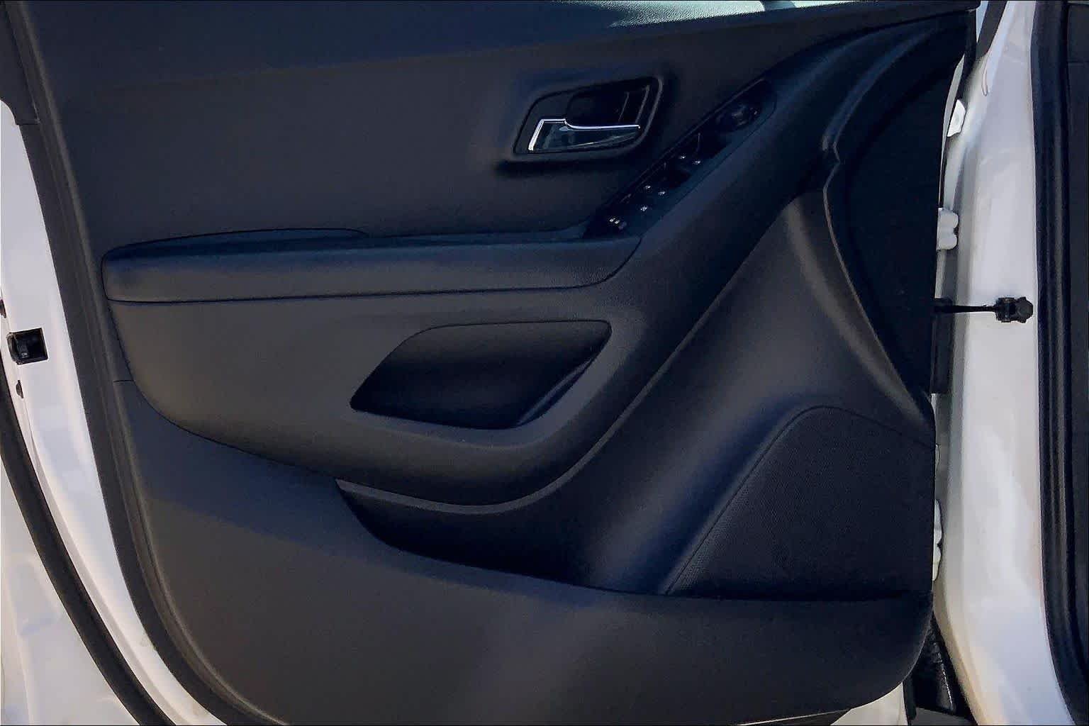 2022 Chevrolet Trax LT - Photo 22