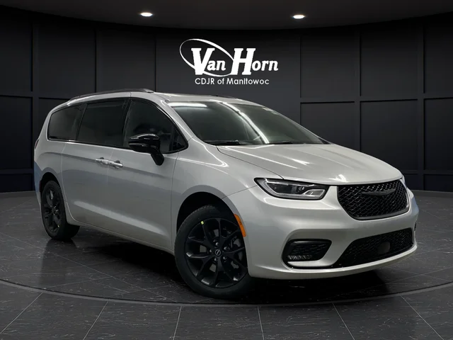2026 Chrysler Pacifica Limited AWD's photo