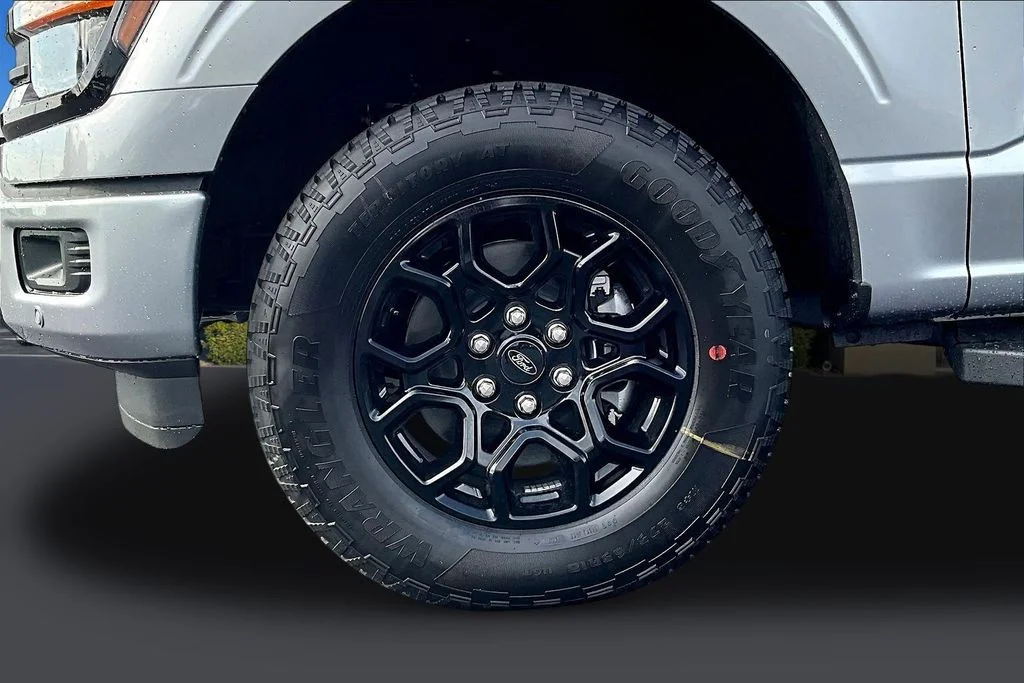 New 2026 Iconic Silver Metallic Ford XLT image 12