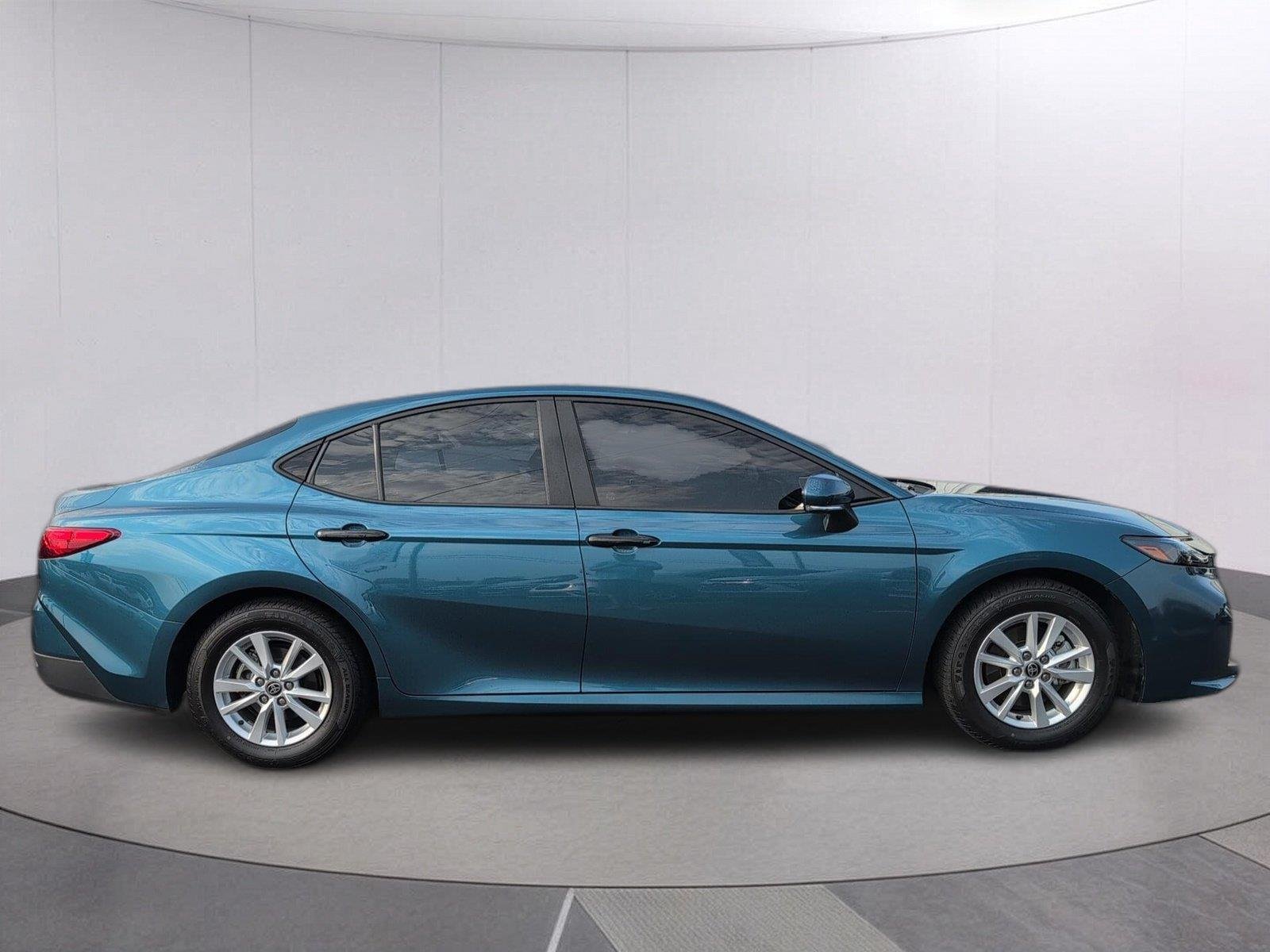 Used 2025 Ocean Gem Toyota LE image 6
