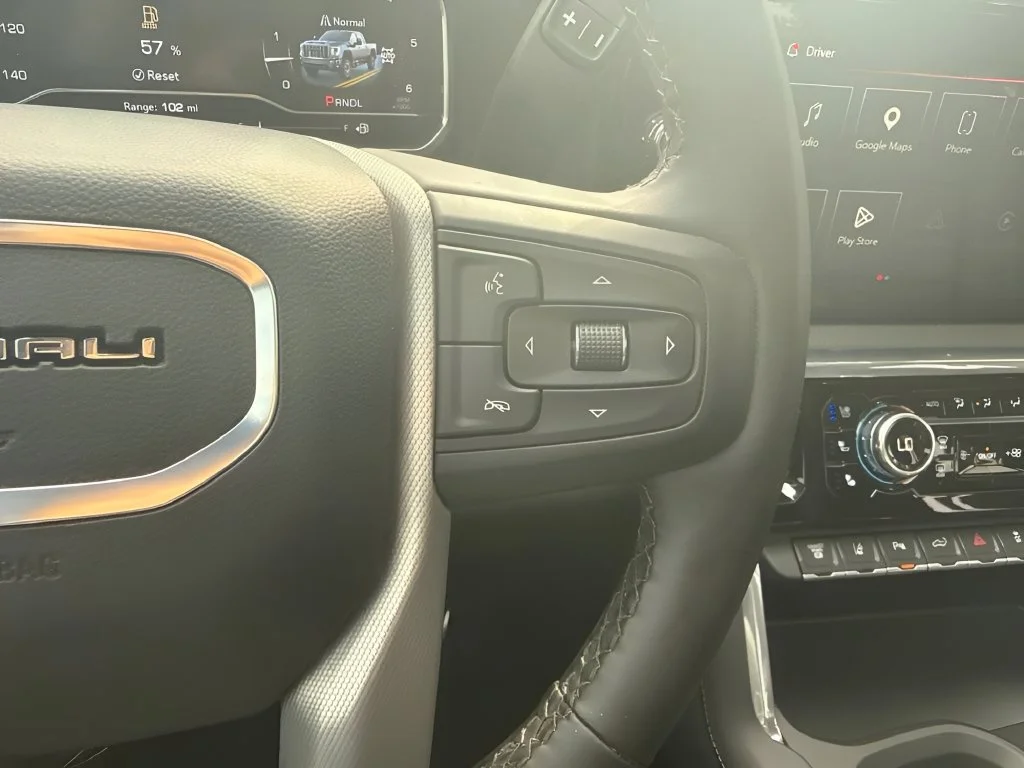 Used 2025 Onyx Black GMC Denali image 18