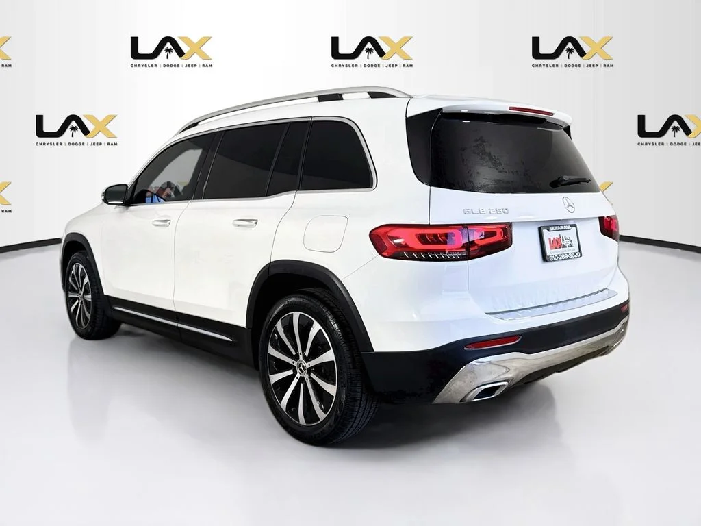 Used 2022 White Mercedes-Benz GLB 250 image 5
