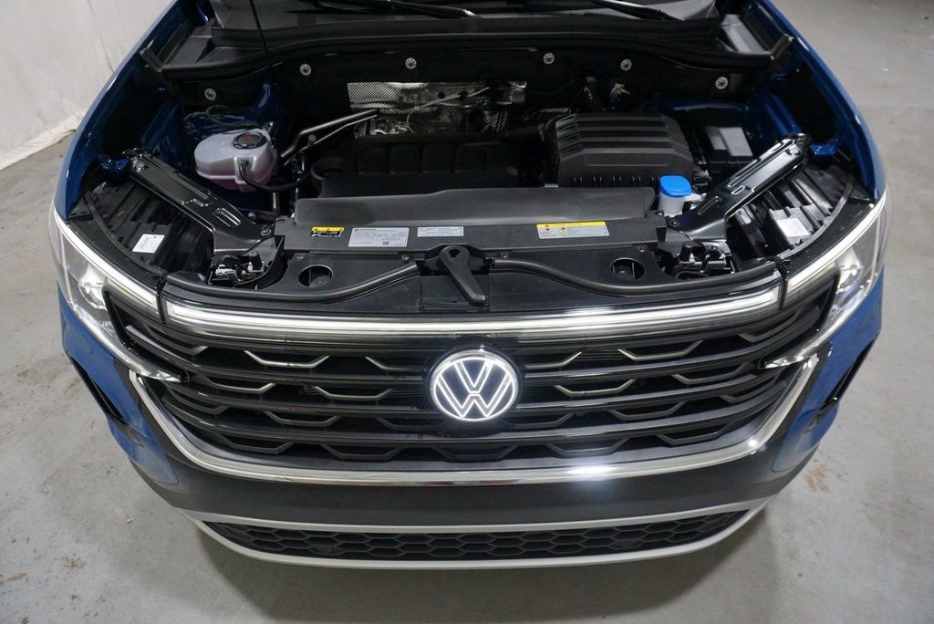 2025 Volkswagen Atlas Cross Sport SE w/Tech - Photo 32