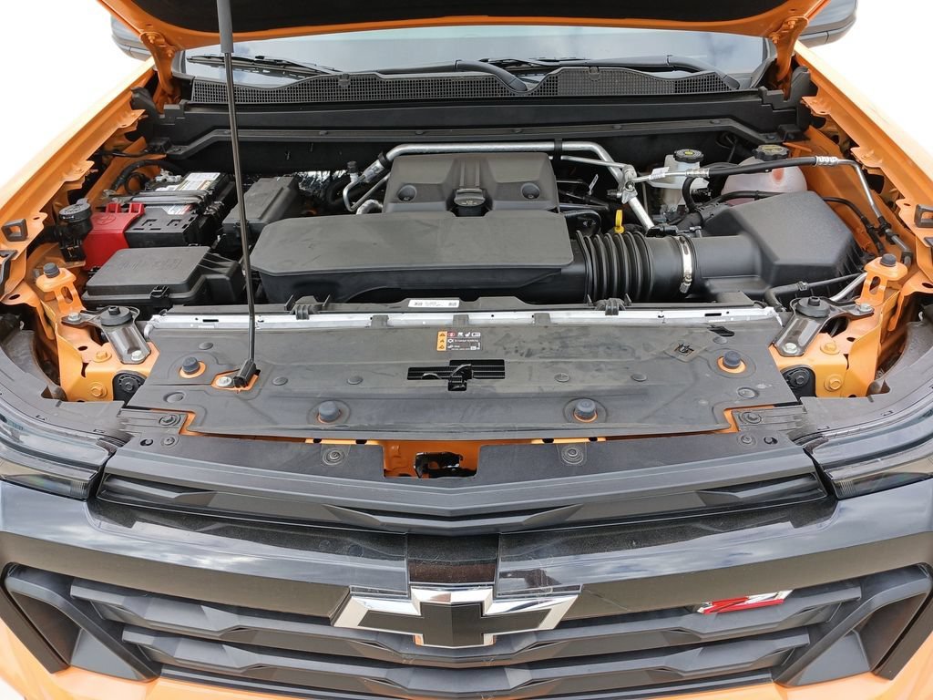 New 2025 Sunrise Orange Chevrolet Z71 image 30
