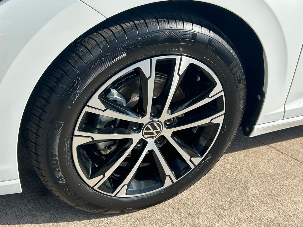 New 2026 White Volkswagen 1.5T Sport image 37