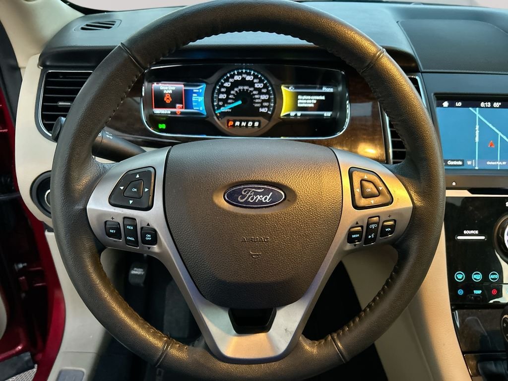 Used 2019  Ford Limited image 31