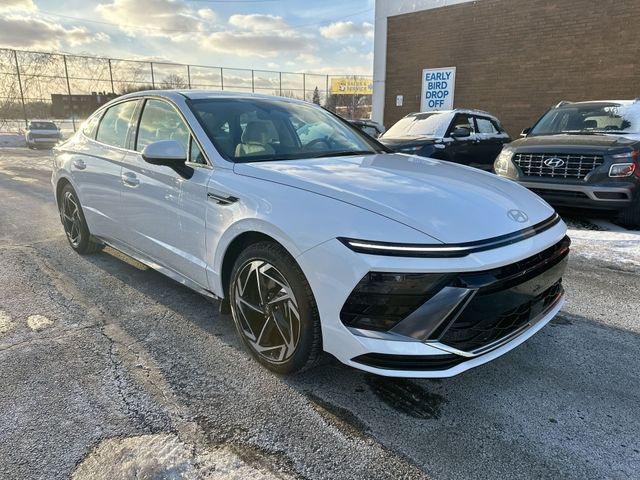 New 2026 White Hyundai SEL Sport image 11
