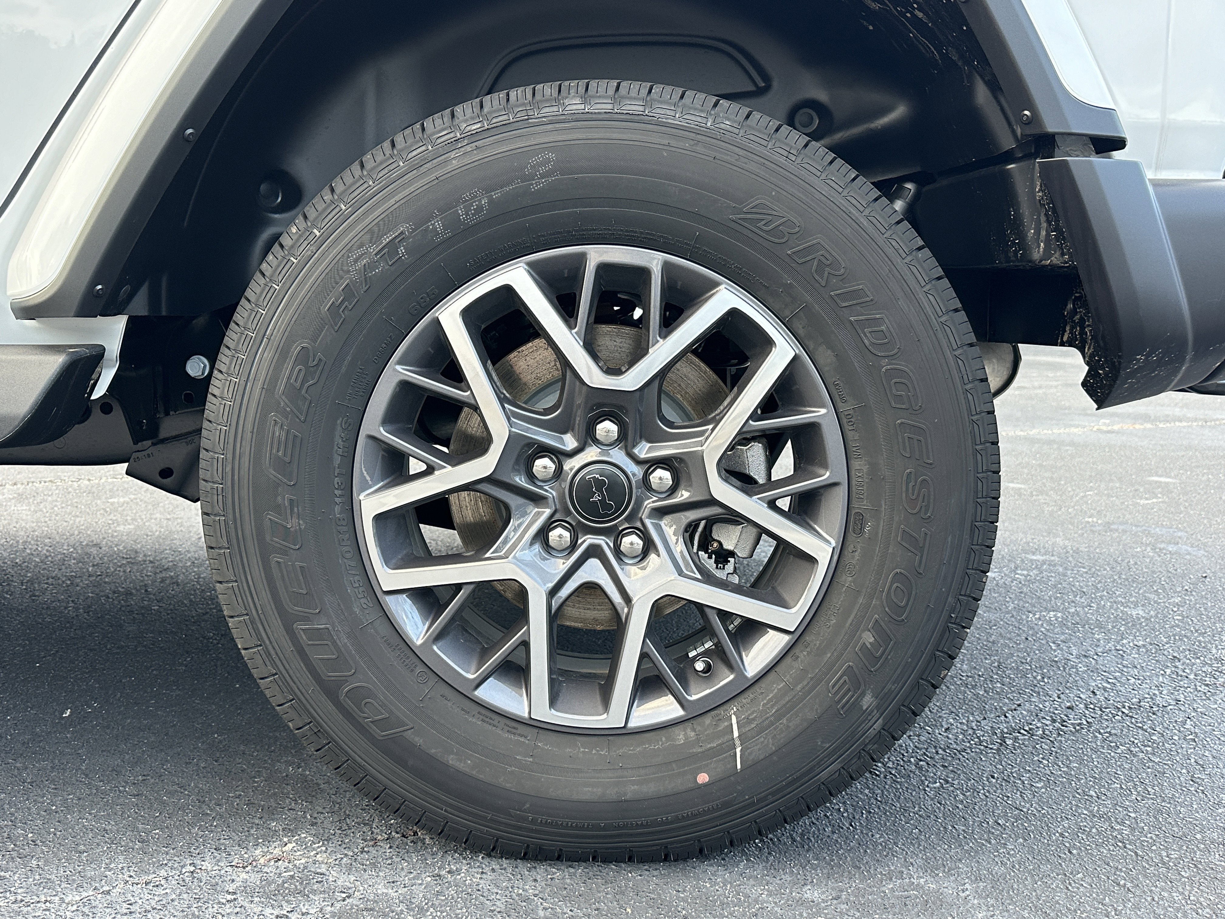 2025 Jeep Wrangler 4-Door Sahara - Photo 20