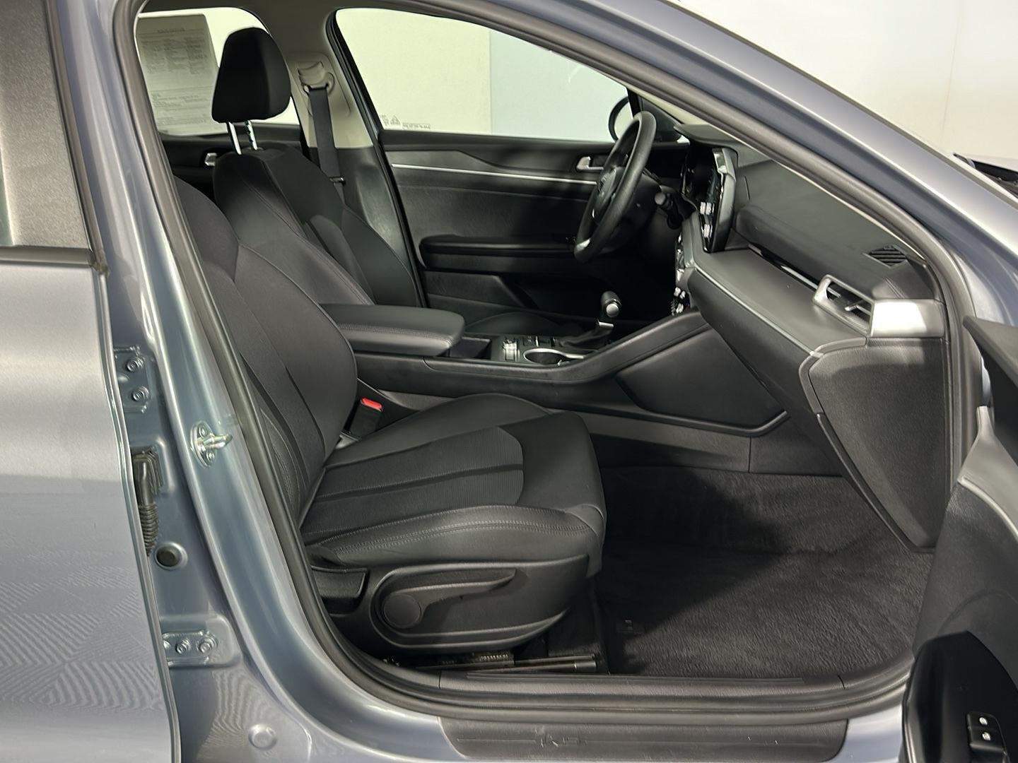Used 2023 Everlasting Silver Kia LXS image 26