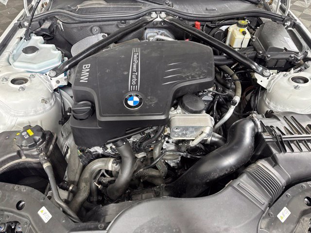 Used 2016 White BMW sDrive28i image 8