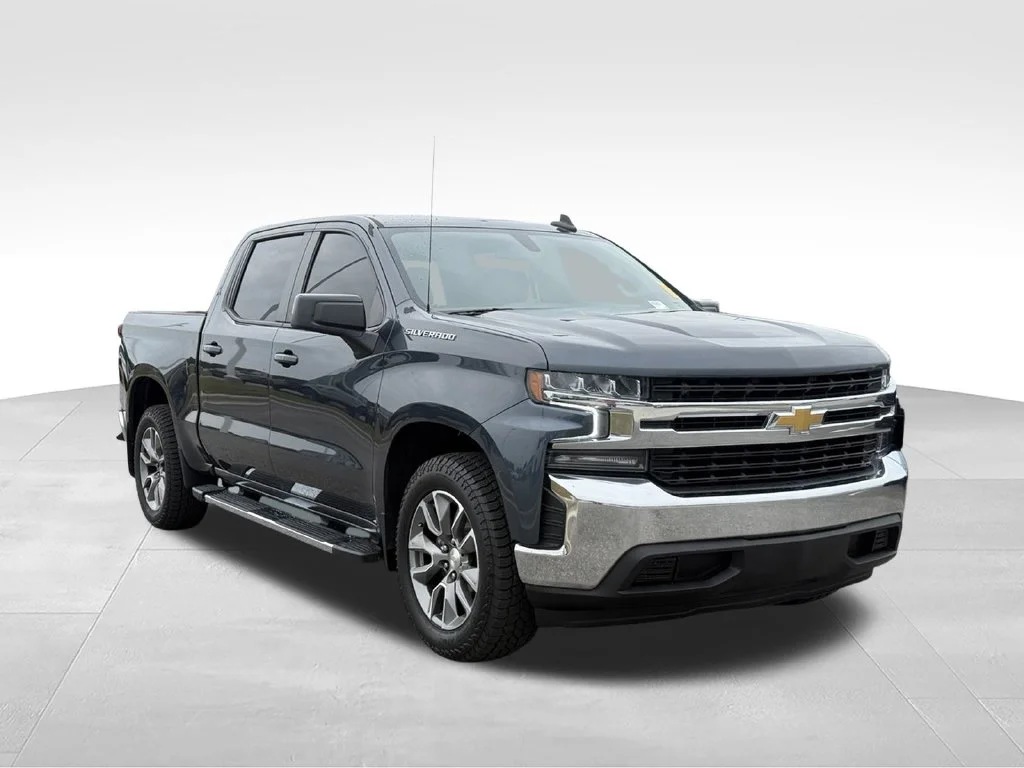 Used 2021 Gray Chevrolet LT image 28