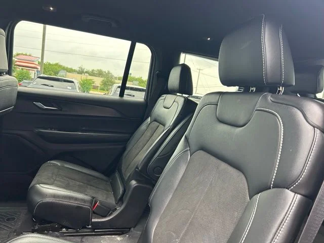 Used 2025 Black Jeep Altitude image 18