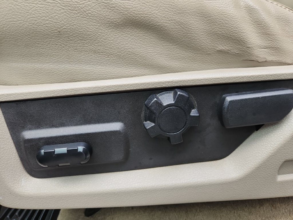Used 2008  Ford XL image 26