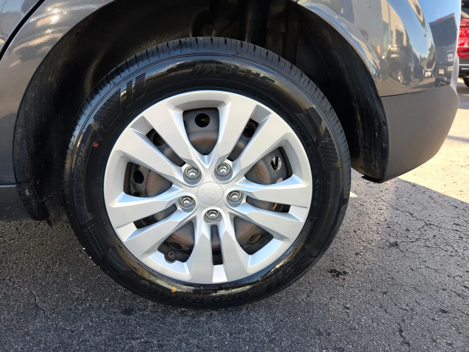 Used 2022 Gray Kia LX image 40