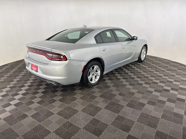 Used 2023 Silver Dodge SXT image 5