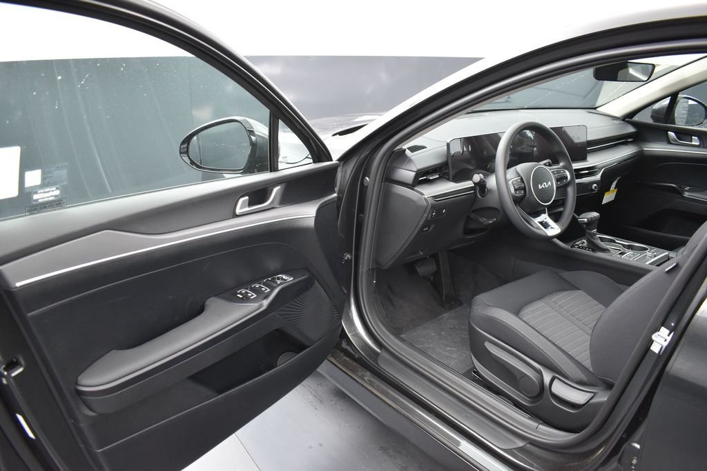 New 2026 Interstellar Gray Kia LXS FWD image 5
