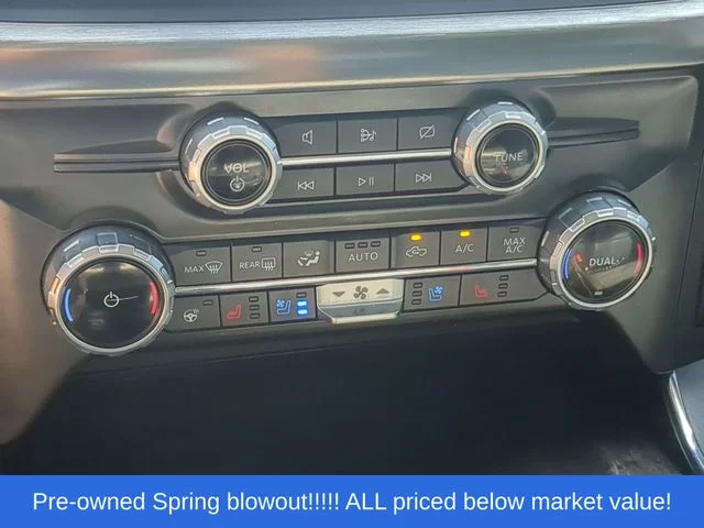 Used 2022 White Ford Lariat image 34